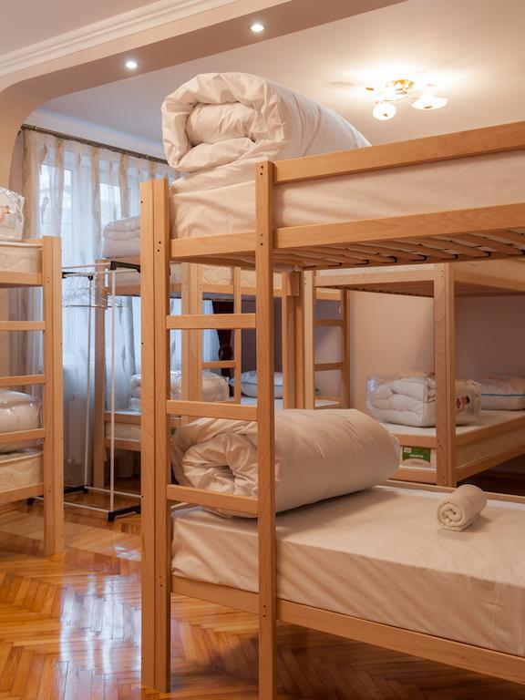 تشيرنيفتسي Like Hostel الغرفة الصورة