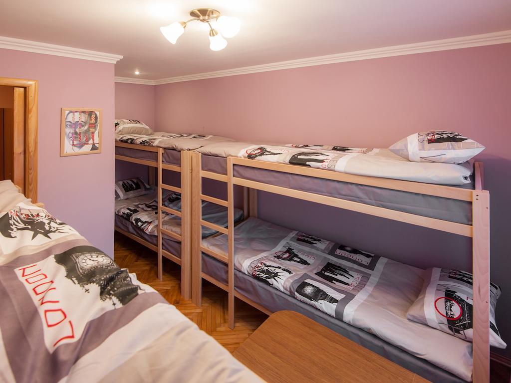 تشيرنيفتسي Like Hostel الغرفة الصورة
